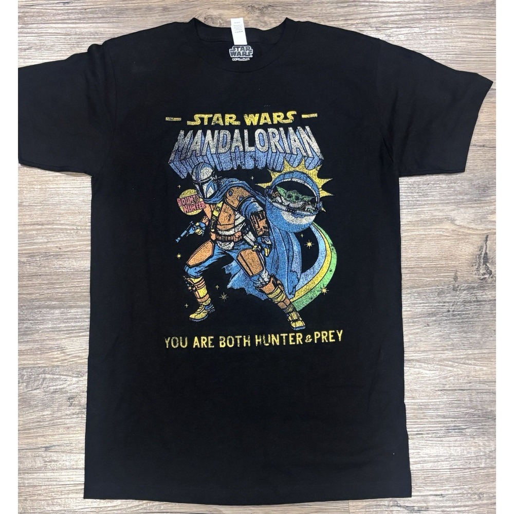 Star Wars T-Shirt Retro The Mandalorian Hunter and Prey Baby Yoda Grogu Adult M